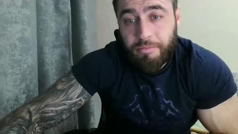 Snapshot of aaron_royal chatting on April 2026 04:52:01 PM Davin tayl online show from April 2026 04:52:01 PM