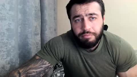 Snapshot of aaron_royal chatting on May 2026 03:08:01 PM Davin tayl online show from May 2026 03:08:01 PM