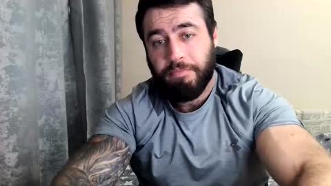Snapshot of aaron_royal chatting on June 2026 04:35:02 PM Davin tayl online show from June 2026 04:35:02 PM
