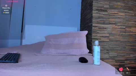 Snapshot of aaron_tate chatting on February 2025 06:50:02 AM Aaron Tate online show from February 2025 06:50:02 AM