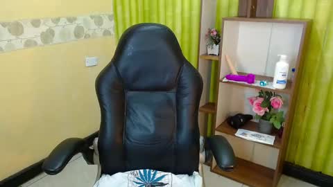 im NiallDun online show from December 2024 10:34:02 AM