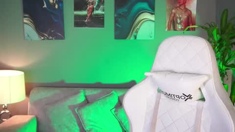 AARON  online show from January 2025 10:16:02 AM