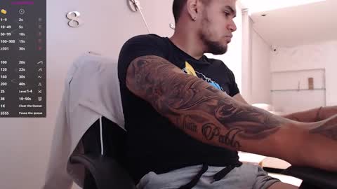 Snapshot of aaronhunter__ chatting on March 2025 02:21:02 PM ig aaron hunter123 online show from March 2025 02:21:02 PM