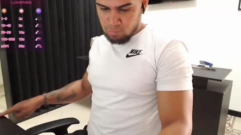 Snapshot of aaronhunter__ chatting on September 2025 02:49:01 PM ig aaron hunter123 online show from September 2025 02:49:01 PM