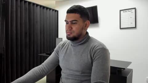 Snapshot of aaronhunter__ chatting on February 2026 03:02:02 PM ig aaron hunter123 online show from February 2026 03:02:02 PM