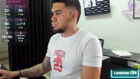 Snapshot of aaronhunter__ chatting on March 2026 04:25:01 PM ig aaron hunter123 online show from March 2026 04:25:01 PM