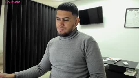 Snapshot of aaronhunter__ chatting on March 2026 01:16:02 PM ig aaron hunter123 online show from March 2026 01:16:02 PM