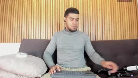 Snapshot of aaronhunter__ chatting on March 2026 03:22:02 AM ig aaron hunter123 online show from March 2026 03:22:02 AM