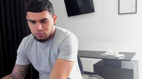 Snapshot of aaronhunter__ chatting on March 2026 02:18:01 PM ig aaron hunter123 online show from March 2026 02:18:01 PM