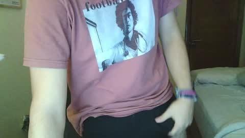 Snapshot of aaronlavine chatting on December 2024 03:42:02 PM aaronlavine online show from December 2024 03:42:02 PM