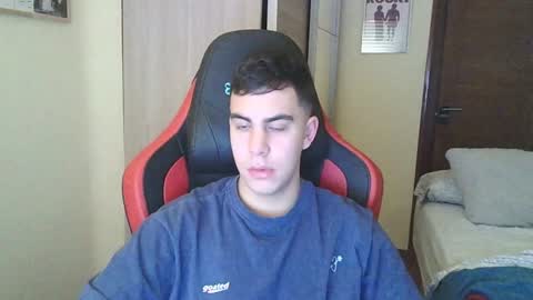 Snapshot of aaronlavine chatting on February 2025 06:51:01 PM aaronlavine online show from February 2025 06:51:01 PM