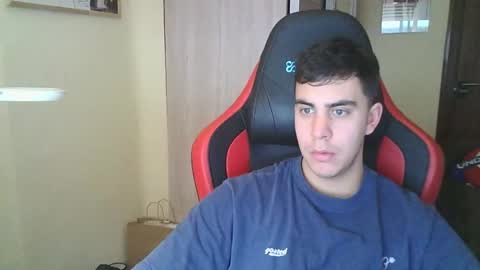 Snapshot of aaronlavine chatting on February 2025 04:59:02 PM aaronlavine online show from February 2025 04:59:02 PM