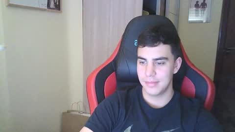 Snapshot of aaronlavine chatting on February 2025 05:49:02 PM aaronlavine online show from February 2025 05:49:02 PM