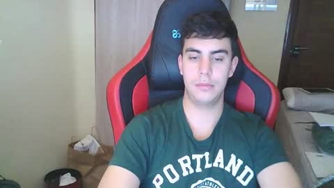 Snapshot of aaronlavine chatting on March 2025 04:38:02 PM aaronlavine online show from March 2025 04:38:02 PM