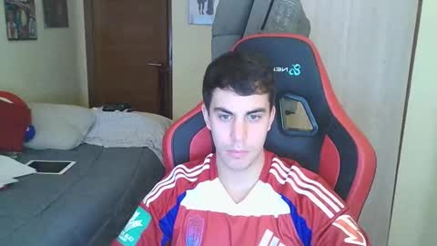 Snapshot of aaronlavine chatting on February 2026 04:58:02 PM aaronlavine online show from February 2026 04:58:02 PM