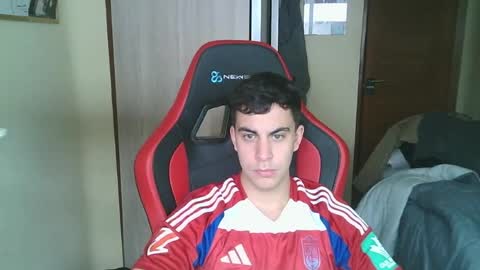 Snapshot of aaronlavine chatting on April 2026 04:19:01 PM aaronlavine online show from April 2026 04:19:01 PM