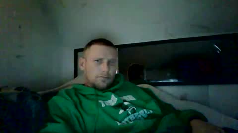 aaronmc5 online show from November 2025 08:41:01 PM