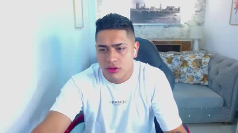 Aaron online show from September 2025 12:05:01 PM