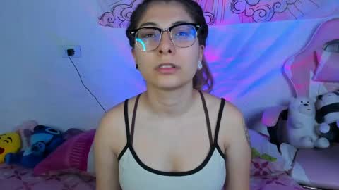 Snapshot of abbie_senjen chatting on April 2026 11:18:02 PM April online show from April 2026 11:18:02 PM