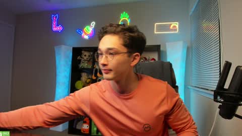 Snapshot of abbuddy920236 chatting on December 2024 05:05:02 AM buddy online show from December 2024 05:05:02 AM