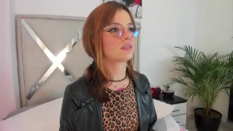 Snapshot of abby_jones2 chatting on February 2026 04:07:01 AM abby jones online show from February 2026 04:07:01 AM