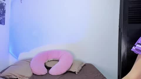 Abby Saenz online show from October 2025 10:32:02 PM