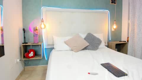 Abby Dixon  online show from February 2025 03:42:01 AM