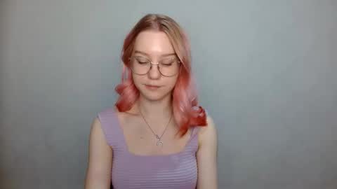 Snapshot of abbymoore__ chatting on December 2024 01:22:01 PM Abby Lovense is active online show from December 2024 01:22:01 PM