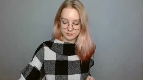 Snapshot of abbymoore__ chatting on December 2024 09:31:01 AM Abby Lovense is active online show from December 2024 09:31:01 AM