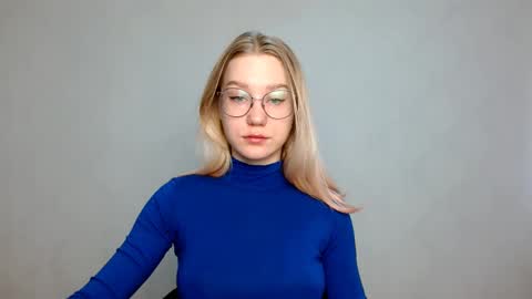 Snapshot of abbymoore__ chatting on February 2025 07:17:01 AM Abby Lovense is active online show from February 2025 07:17:01 AM