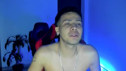 Independence model AbelAsburgo online show from December 2025 11:21:02 PM