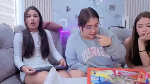 abella_as_ online show from February 2026 07:18:01 PM