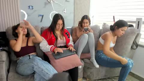 abella_as_ online show from March 2026 05:20:02 PM