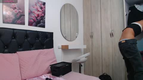 Snapshot of abigail_f00x chatting on March 2026 01:44:01 AM Abigail online show from March 2026 01:44:01 AM