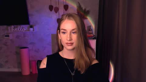 Anna online show from November 2025 07:51:02 PM