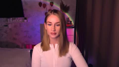 Anna online show from November 2025 07:24:02 PM