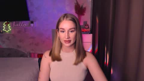 Anna online show from November 2025 08:01:01 PM