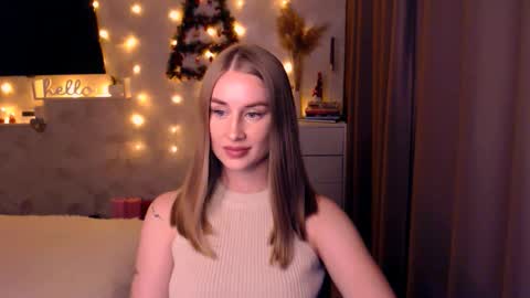 Anna online show from December 2025 08:06:01 PM