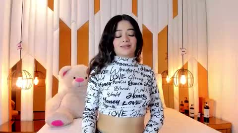 abril_cooper11 online show from December 2025 08:15:02 PM