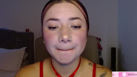 Snapshot of abril_lovee2 chatting on February 2025 07:44:01 PM Abril online show from February 2025 07:44:01 PM