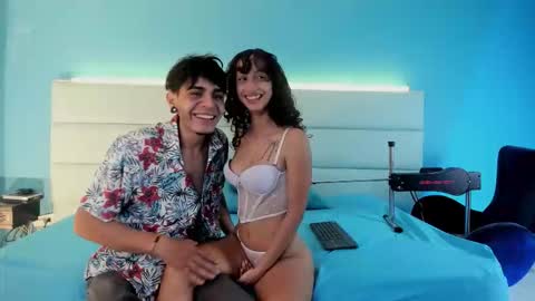 Abril and Julian online show from March 2026 12:09:01 PM