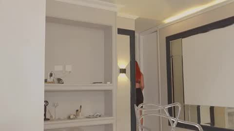 Abril Colls online show from October 2025 01:51:02 AM