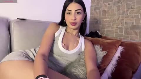 abrilsantosxo online show from January 2026 01:39:01 PM
