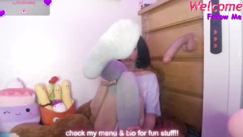 Peach online show from November 2025 02:43:02 AM