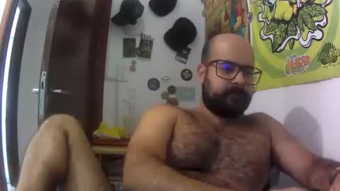 Snapshot of absinnto2016 chatting on April 2026 05:41:02 PM Luke 33 online show from April 2026 05:41:02 PM