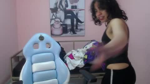 Snapshot of acid_bounze chatting on April 2026 12:57:02 PM Acid Bounze online show from April 2026 12:57:02 PM