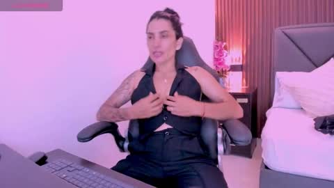 ada oconnor x   ..flaca..bella online show from November 2025 05:35:01 PM