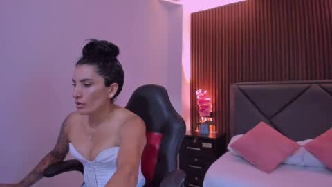 ada oconnor x   ..flaca..bella online show from April 2026 05:54:01 PM