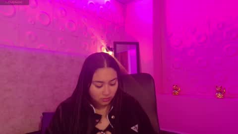 Adaira online show from December 2025 04:32:01 AM