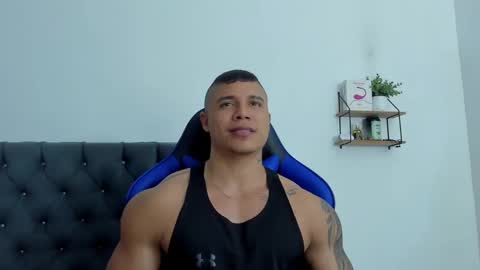 adam boss online show from November 2025 06:33:01 AM